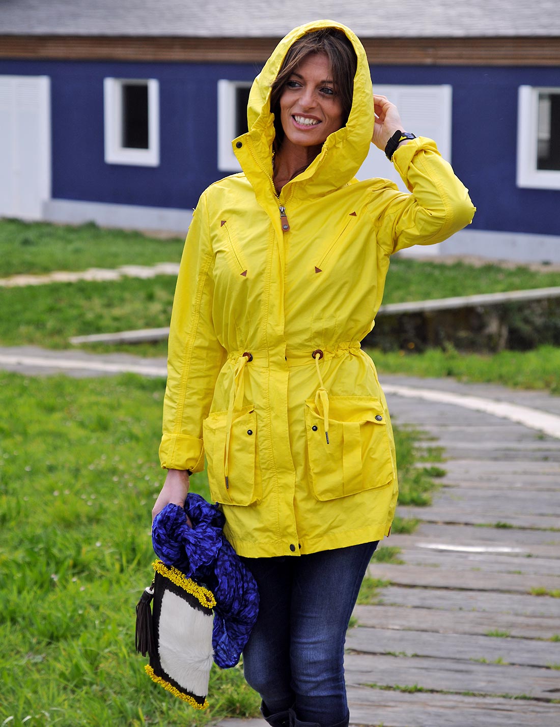Amarillo bajo la lluvia Simply Mathilda